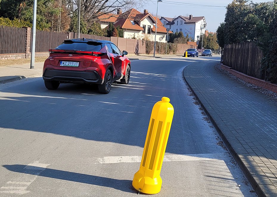 alt='Pseudoparking i rollercoster na Ksikowej. A miao by bezpieczniej'