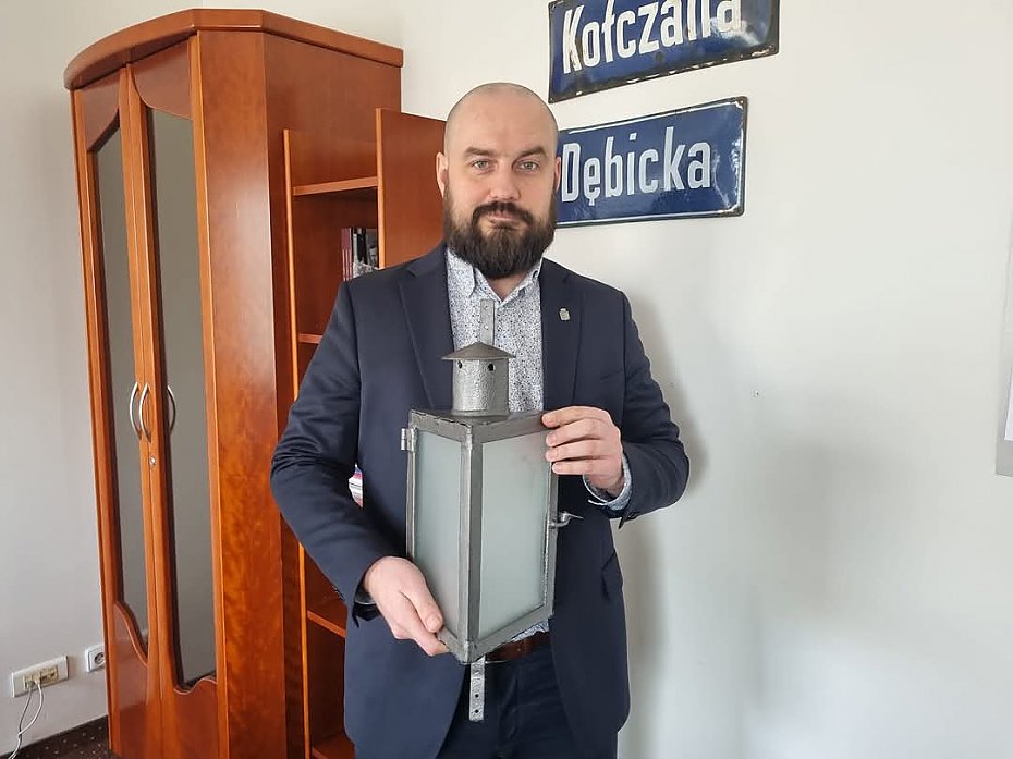 Zapalmy je znowu. Latarenki adresowe czekaj na drugie ycie