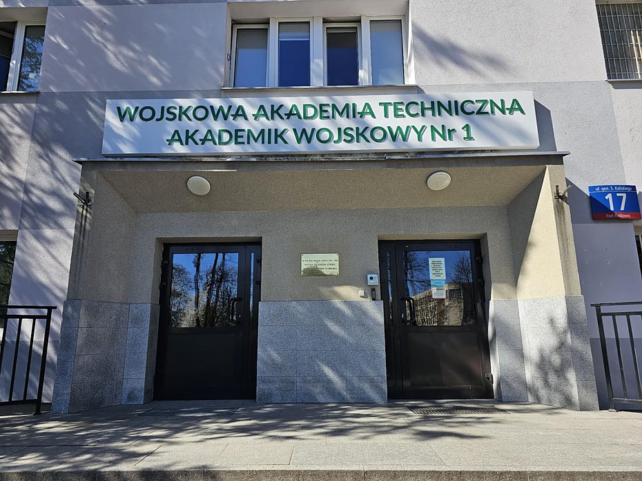 Czy w budynku akademika WAT bya katownia NKWD?