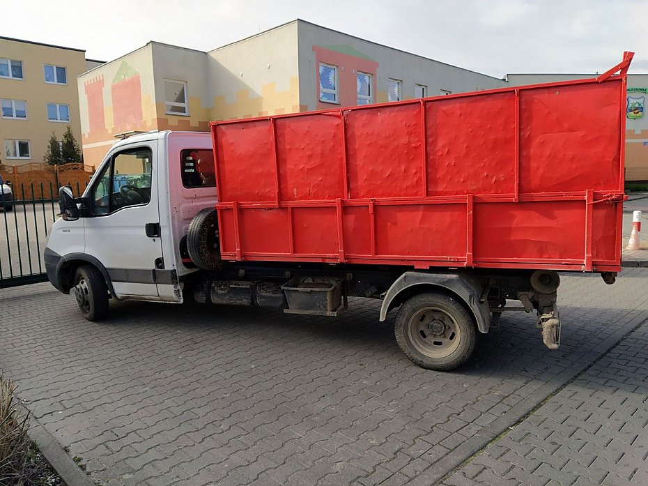 Oprnianie mieszka i piwnic w Warszawie - Pewex