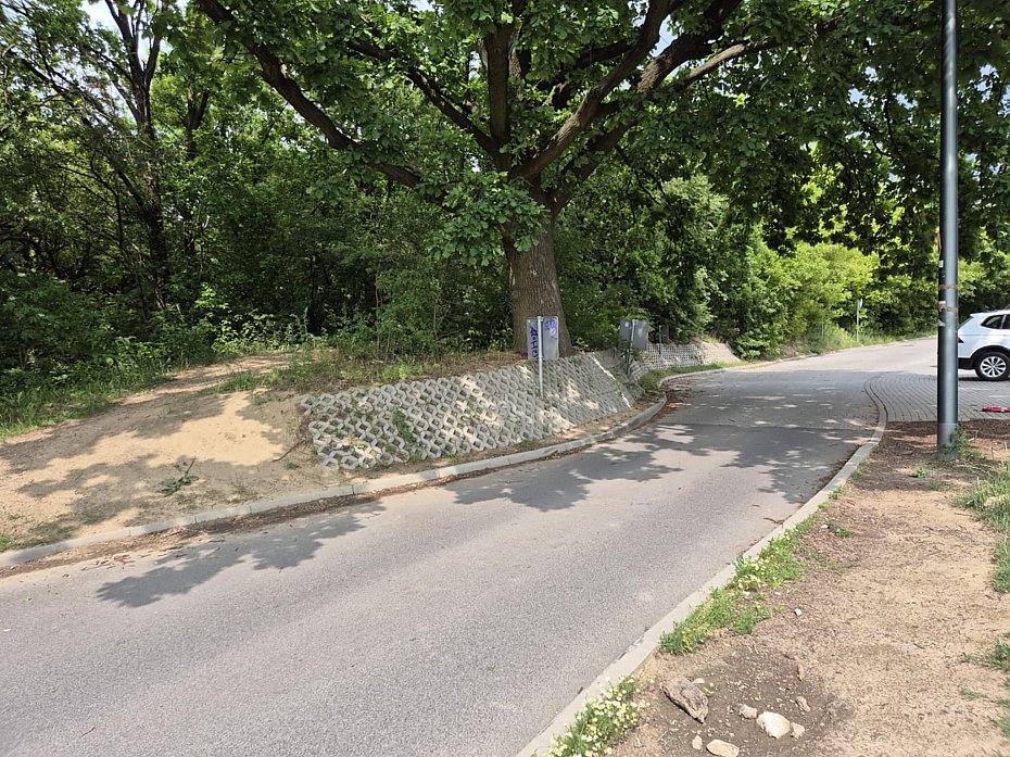 Radny chce progw na Kopalnianej. Mieszkacy: problem to wskie gardo i brak chodnika