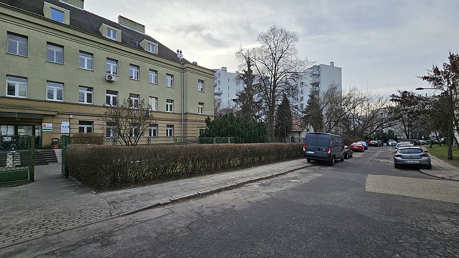 alt='Brakuje miejsc parkingowych przy przychodni'
