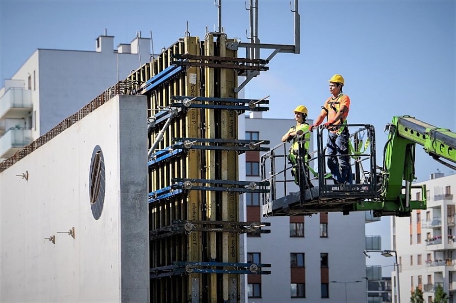 alt='Metro na ostatniej prostej. Nowe perony i instalacje'