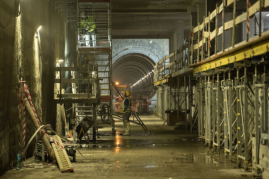 Metro na ostatniej prostej. Nowe perony i instalacje