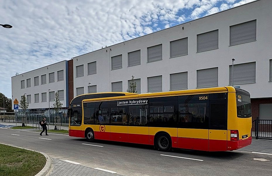 alt='Autobus 249 dowiezie uczniw do nowej szkoy na Szeligowskiej'