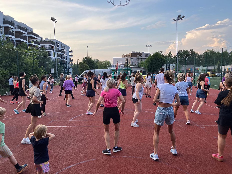 Obiekty sportowe dla zwykych mieszkacw dostpne tylko pnym wieczorem