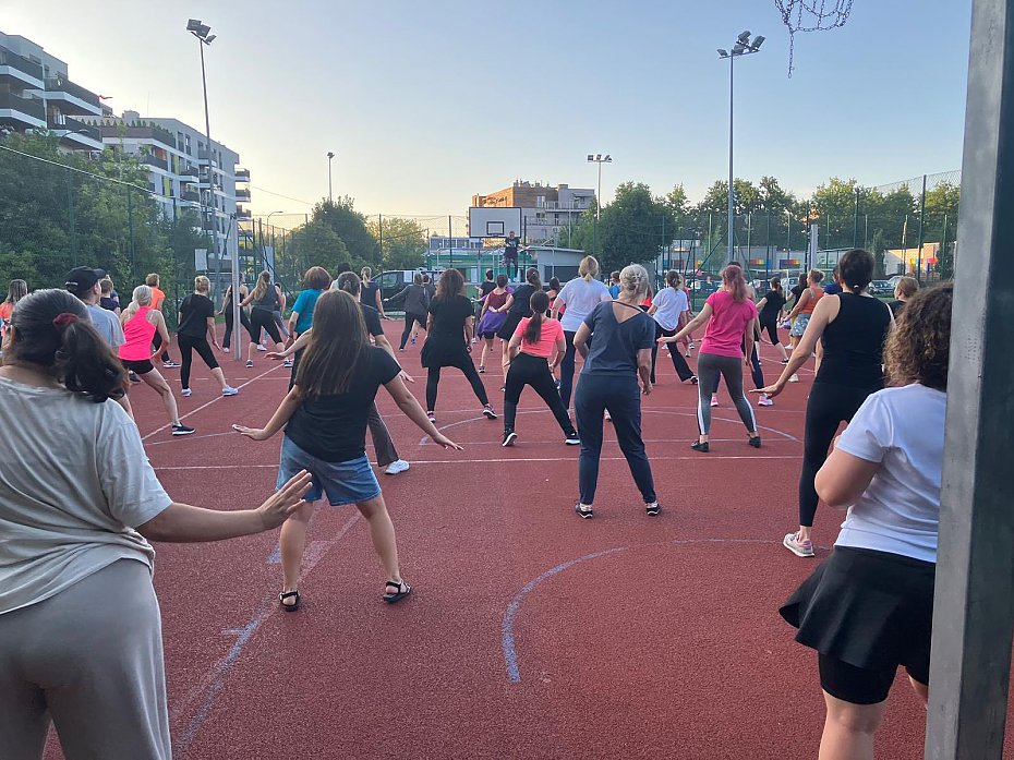 Obiekty sportowe dla zwykych mieszkacw dostpne tylko pnym wieczorem