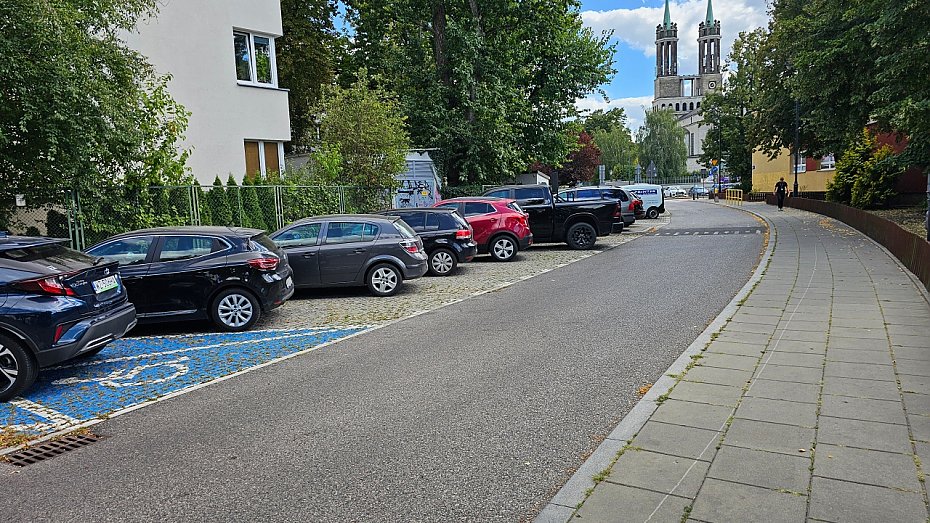 Supki na Toeplitza? Radny apeluje o ochron pieszych