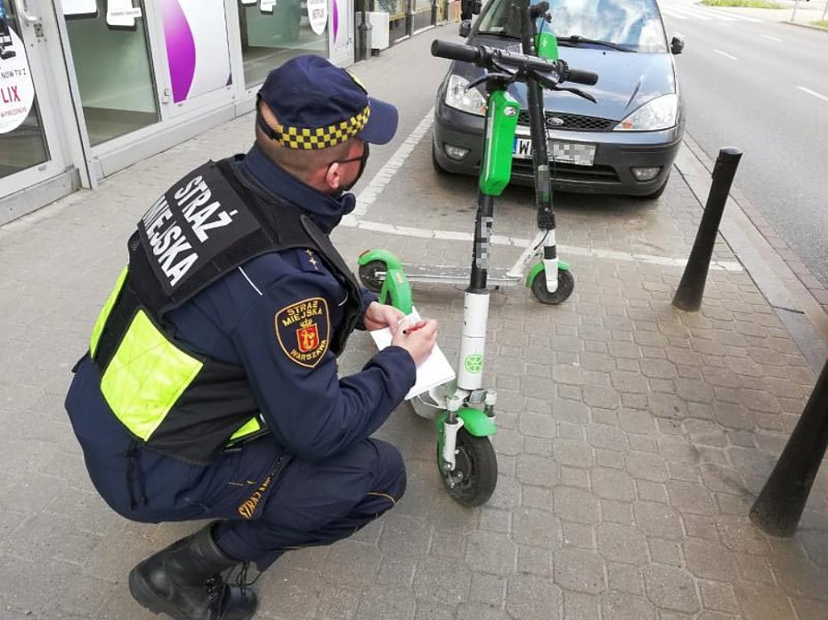 alt='Hulajnoga elektryczna w miecie: przepisy, zasady i bezpieczestwo'