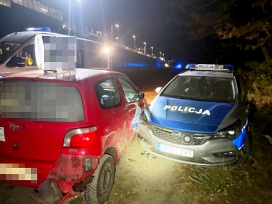 alt='Policyjny pocig za skradzion toyot. 22-latek zatrzymany'