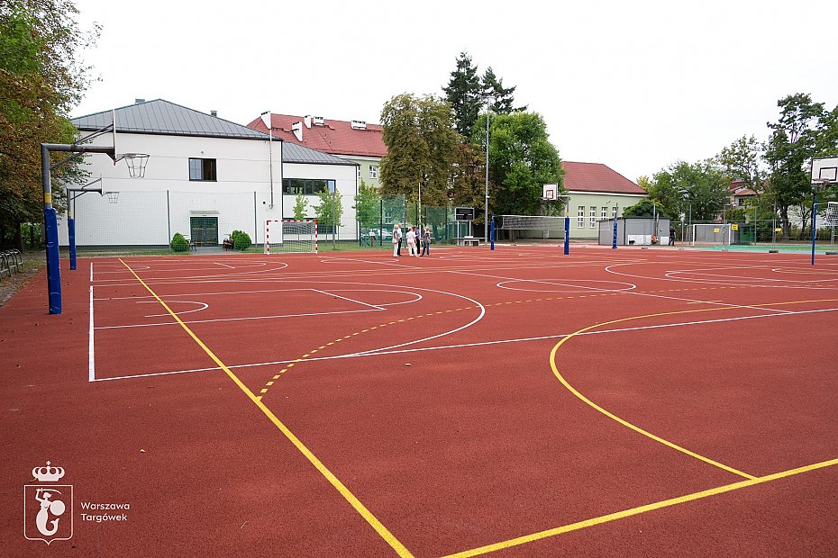 Szkoa Podstawowa nr 52 przy ul. Samarytanka 11a