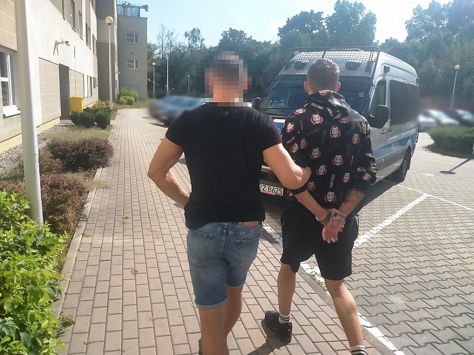 alt='Napad na dostawc jedzenia. Policja zatrzymaa sprawcw'