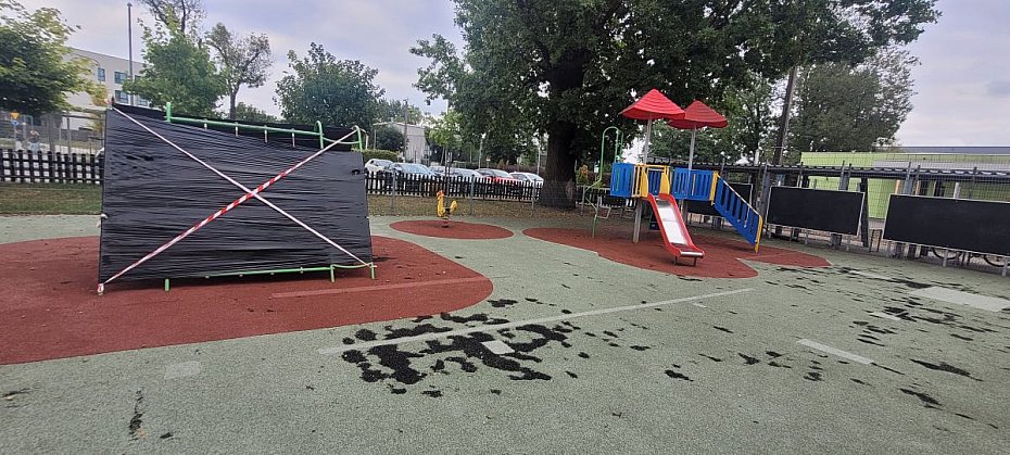Plac zabaw przy Gbockiej zamknity na cztery spusty
