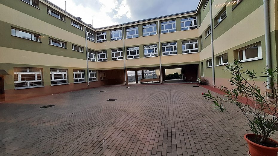 Duchota w sali gimnastycznej. Na rolety burmistrza nie sta
