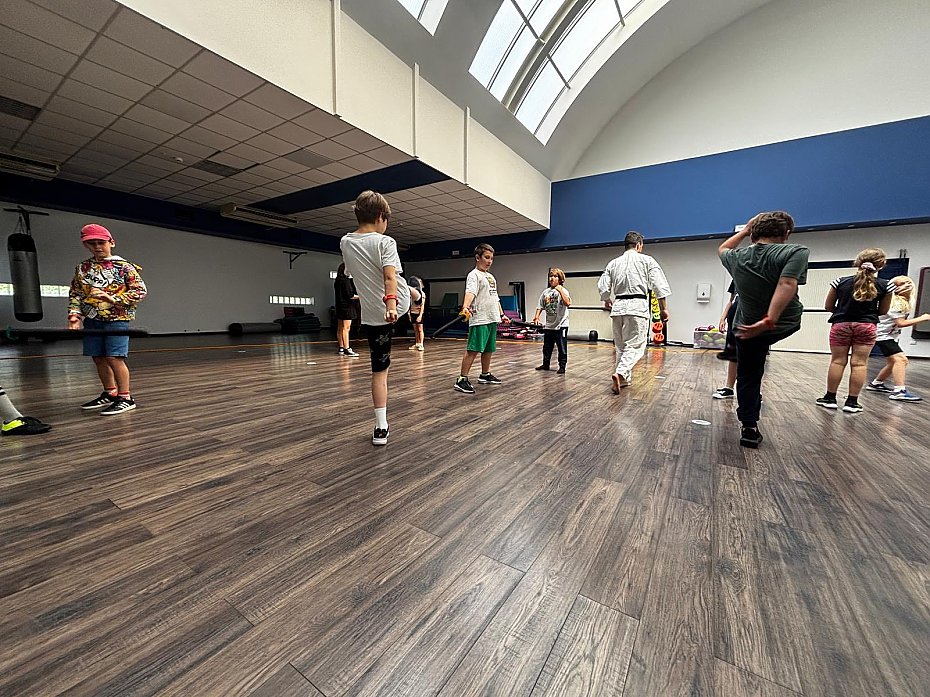 alt='Bezpatne zajcia sportowe dla mieszkacw oliborza'