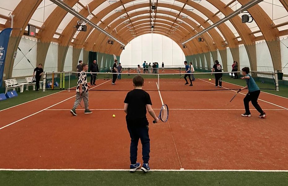 alt='Tenis dla wszystkich? Dyskusja o dostpnoci kortw na Bemowie'