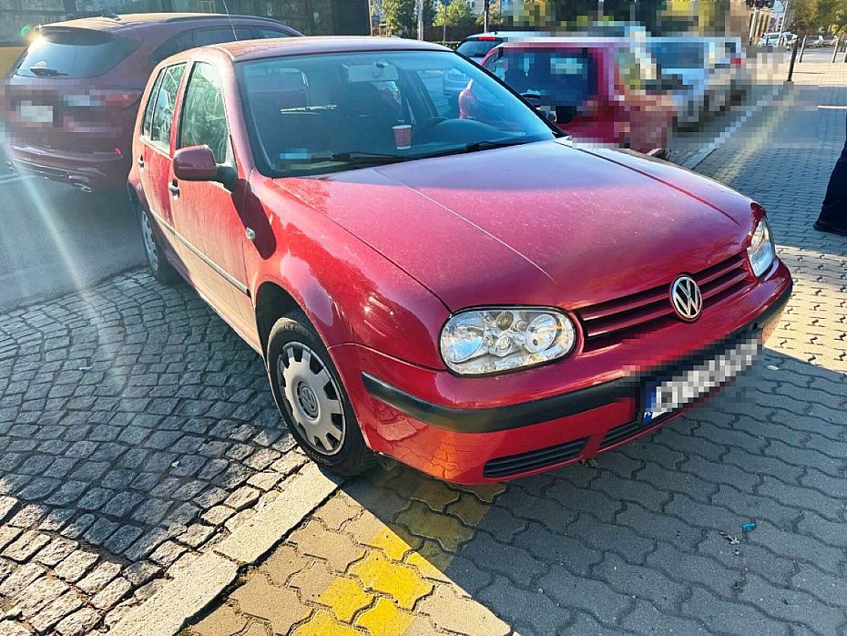 Jecha po narkotykach i przewozi kobiet w baganiku