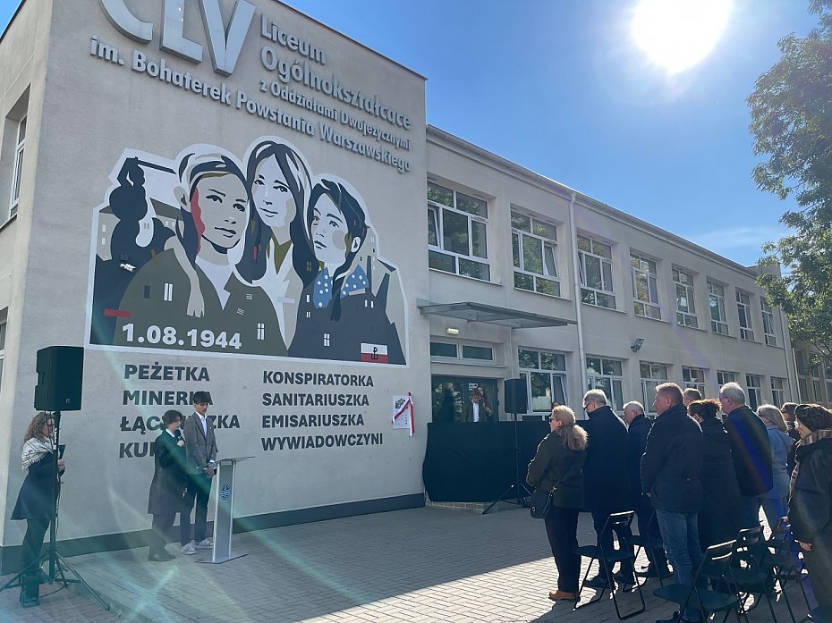 Mural dla bohaterek Powstania Warszawskiego na Wierzbnie