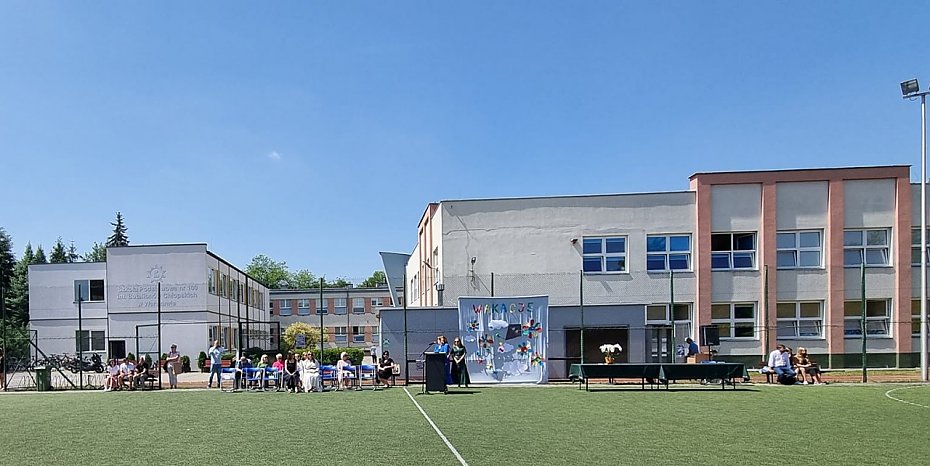 Nowe boisko i skocznia przy szkole na Przygodnej
