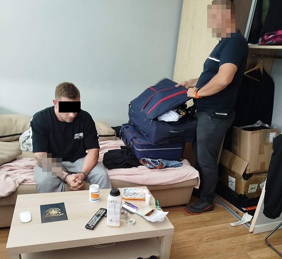 alt='Amfetamina w mieszkaniu. 31-latek zatrzymany'