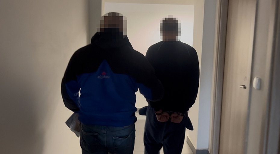 Oszust zatrzymany po wyudzeniu 9 tysicy i biuterii