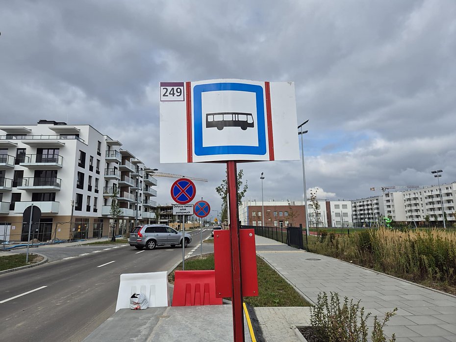Nowa szkoa potrzebuje lepszej komunikacji. Czy 249 pojedzie czciej?