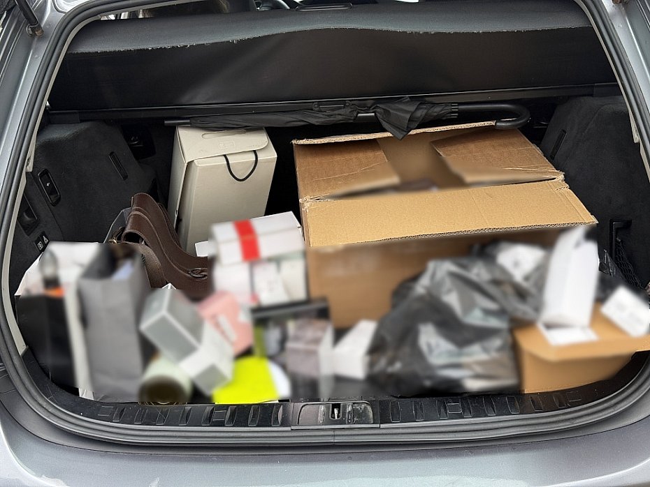 Policjanci rozbili magazyny z podrabianymi kosmetykami. Wartość towaru: 25 mln zł