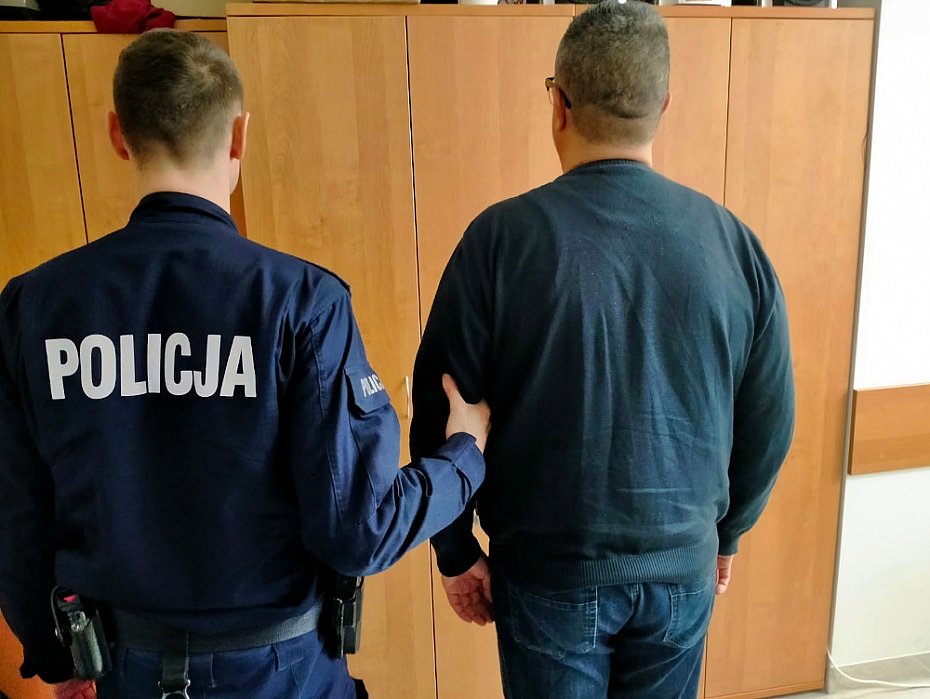 Policjanci rozbili magazyny z podrabianymi kosmetykami. Wartość towaru: 25 mln zł