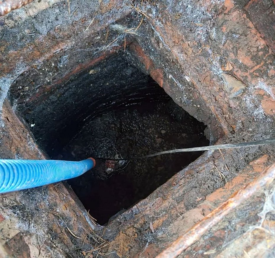 alt='Poszli za zapachem i odkryli nielegalny zrzut ścieków'