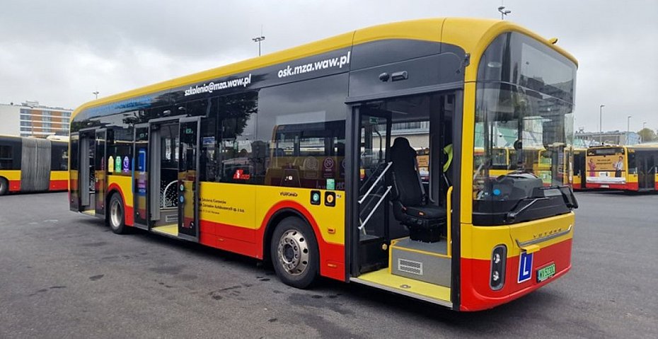 alt='Pierwszy w Polsce elektryczny autobus do nauki jazdy'