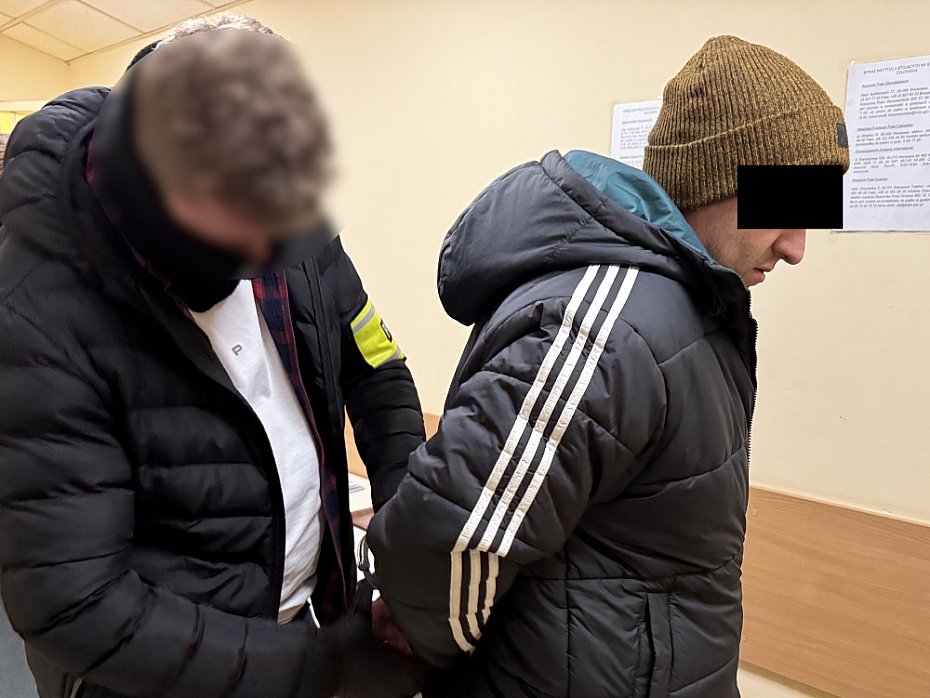 Policja rozbia gang zodziei samochodw. Zatrzymano osiem osb