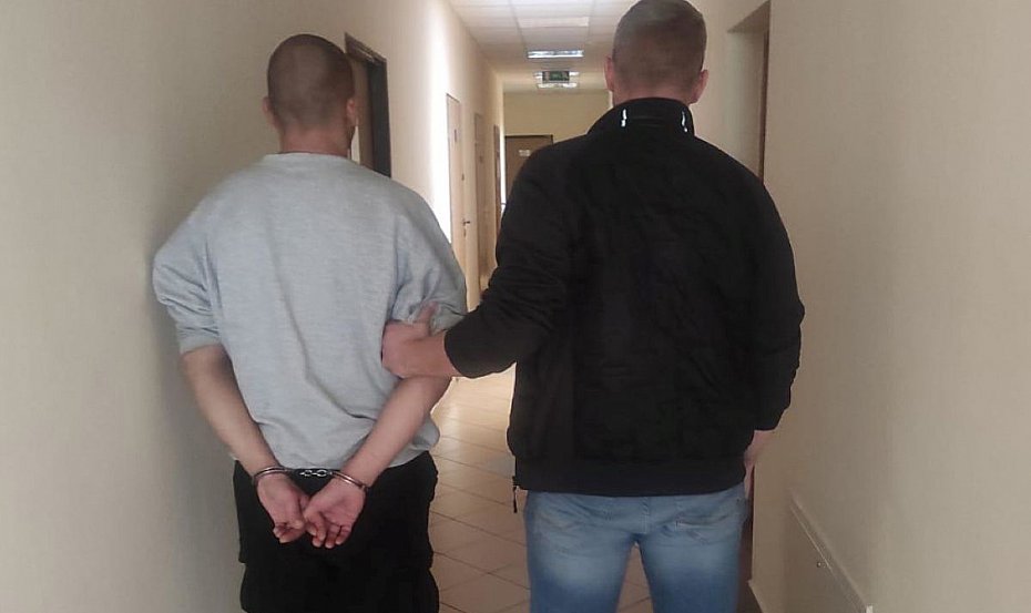 alt='Nożem zaatakował sąsiada i ukradł mu pieniądze'