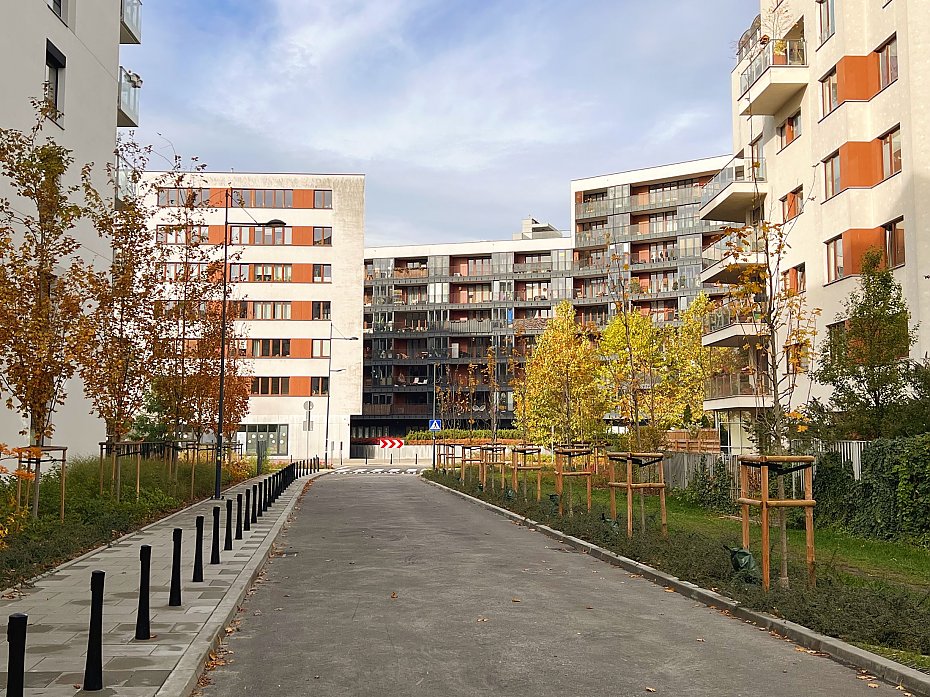 alt='Brandysa i Hbnera po przebudowie. Piknie i zielono, ale gdzie zaparkowa?'