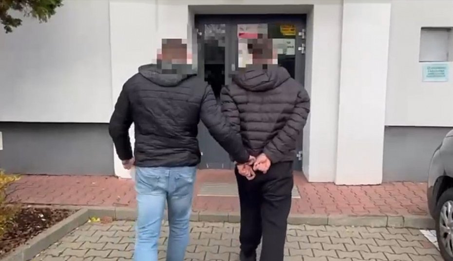 alt='Seniorka uwierzya, e bratanek mia wypadek'