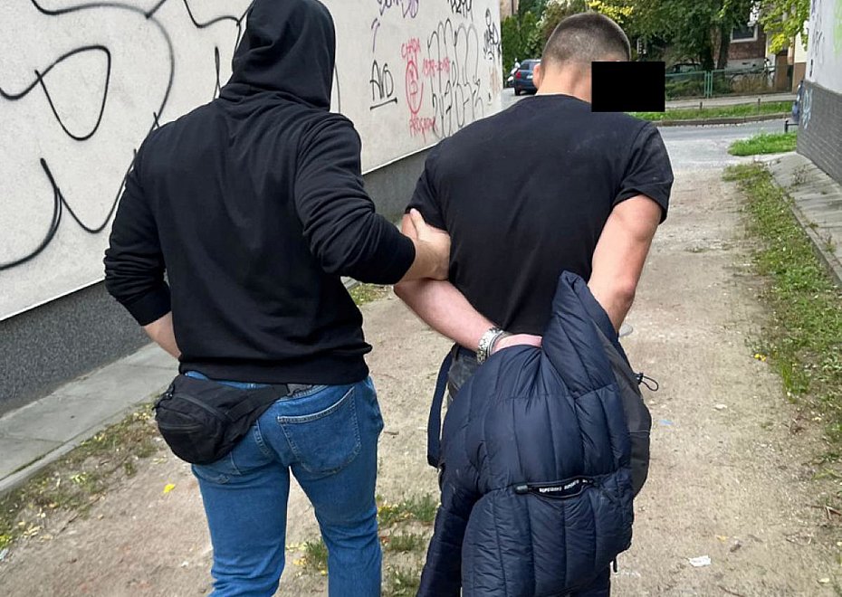 alt='Zabarykadowa si w piwnicy. 35-latek zatrzymany przez policj'