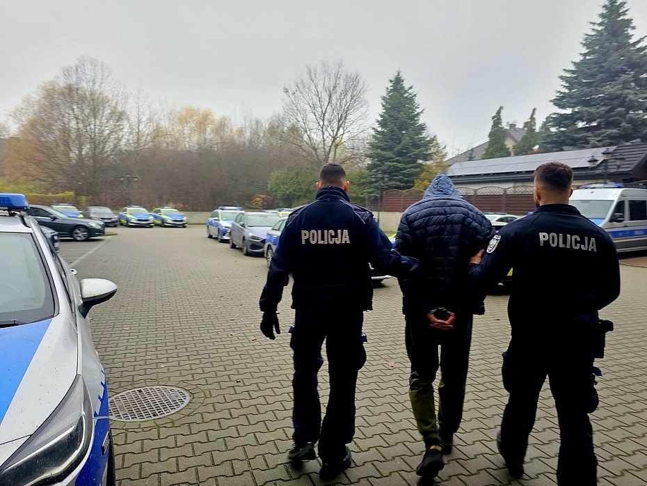 alt='Grozi dzieciom noem. Policja zatrzymaa 35-latka'