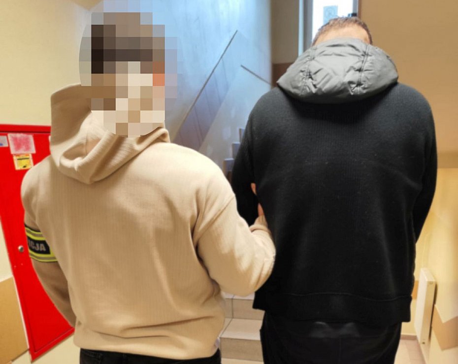 alt='Mczyzna grozi pracownikom i ukrad pienidze'