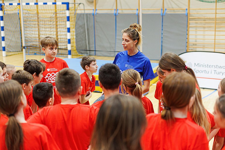 Mnstwo dzieci w Nieporcie. Odwiedzi je gwiazda sportu