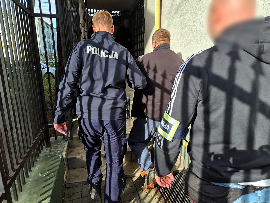 alt='Osiem osb zatrzymanych za kradziee aut. Policyjna akcja w kilku wojewdztwach'