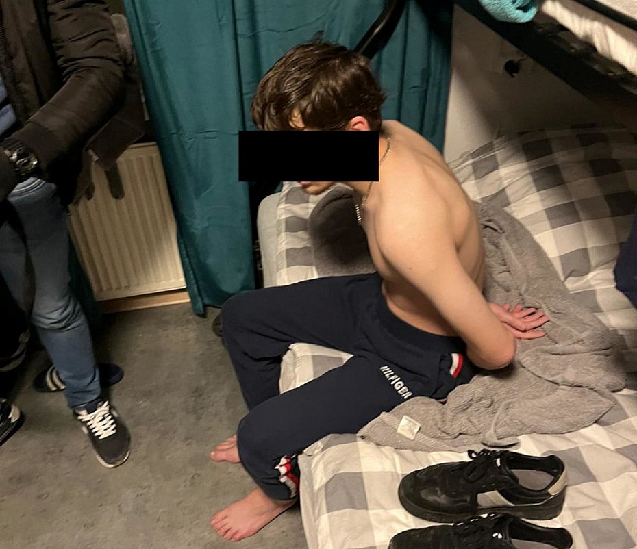 alt='21-latek za kratami po dwch rozbojach z noem'