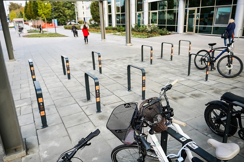 Jedenacie nowych stojakw na rowery