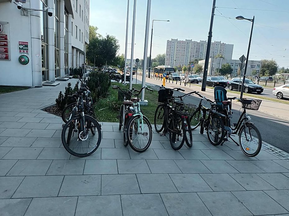 Jedenacie nowych stojakw na rowery