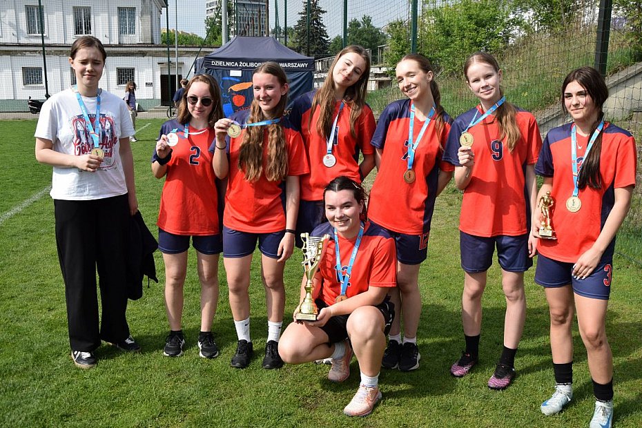 alt='oliborskie szkoy w czowce 58. Warszawskiej Olimpiady Modziey'