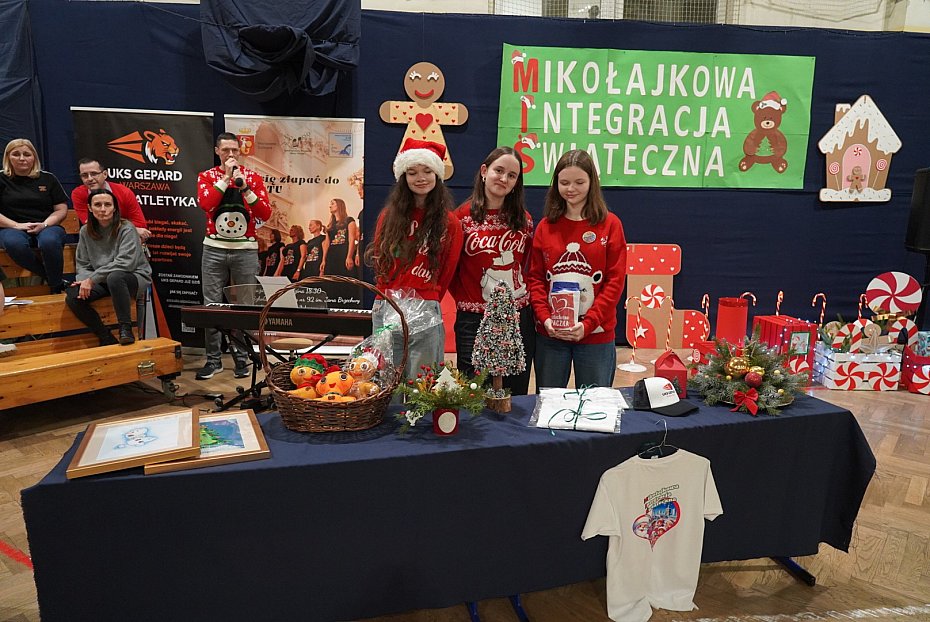 Mikoajkowa Integracja witeczna w SP 92: taniec, koldy i witeczne atrakcje