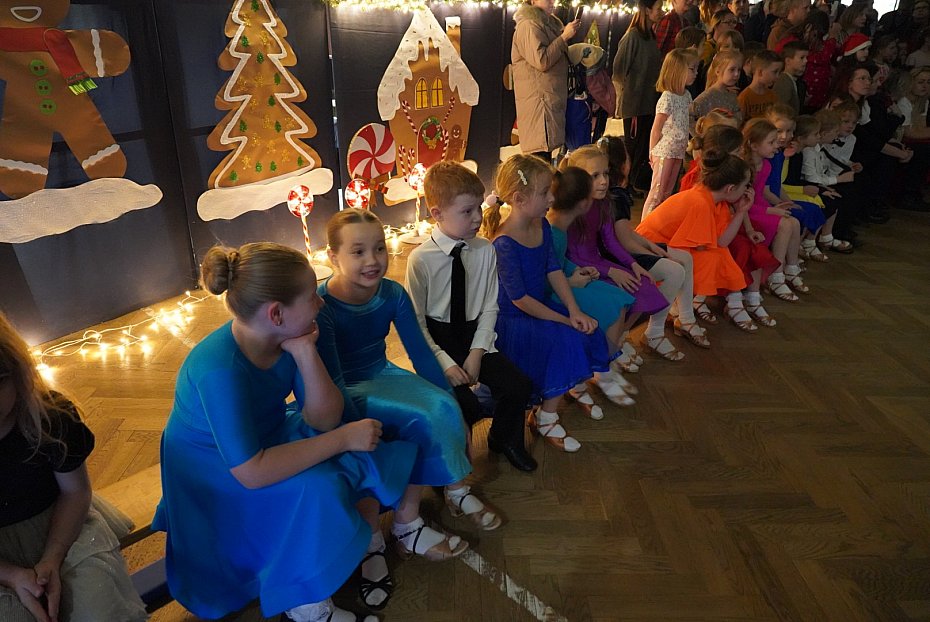 Mikoajkowa Integracja witeczna w SP 92: taniec, koldy i witeczne atrakcje