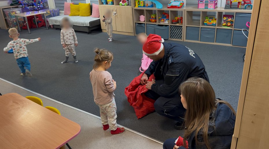 �wi�teczny gest policjant�w z Mokotowa