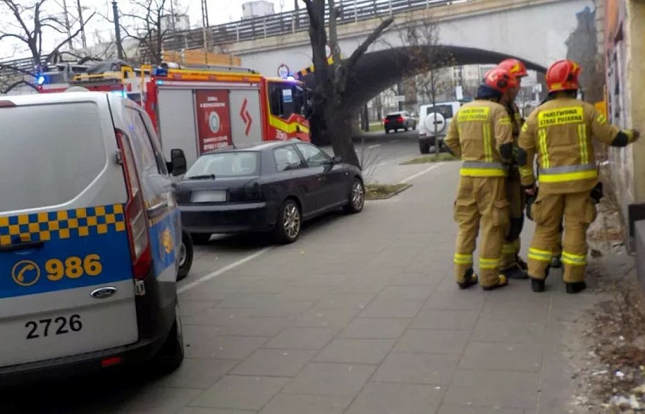 alt='Uwiziony w pustostanie na Targowej. Szybka pomoc sub'