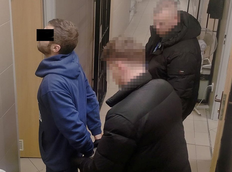 alt='34-latek zatrzymany po serii wama do piwnic'