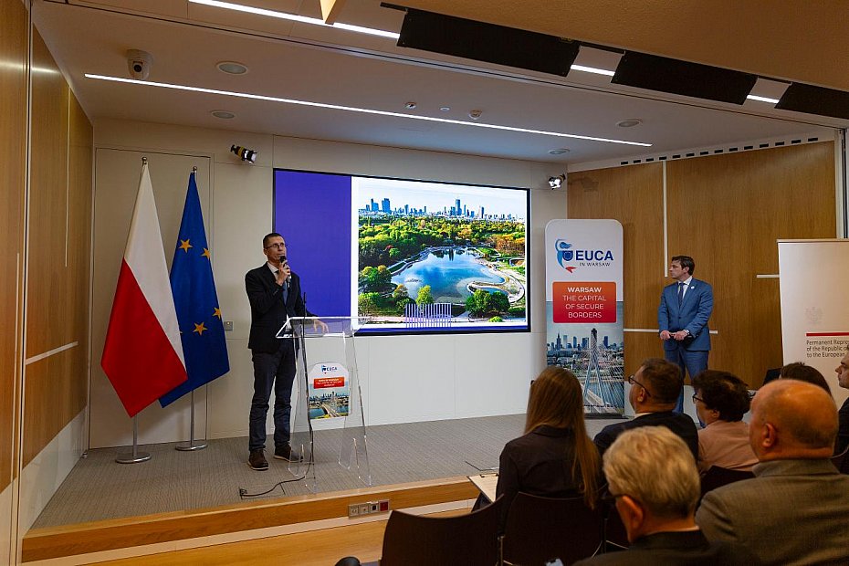 alt='Ratusz oficjalnie zaprezentowa kandydatur Warszawy na siedzib EUCA'