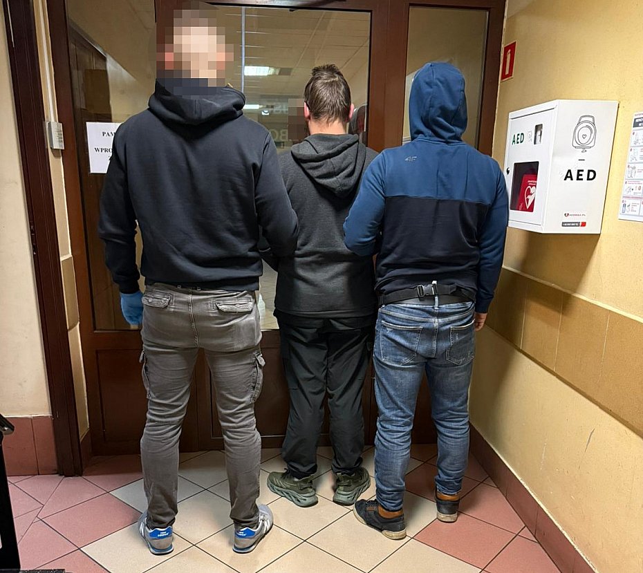 alt='Podpalali altany mietnikowe. Policja zatrzymaa dwch modych mczyzn'